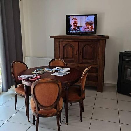 Maison Centre De Bellegarde Avec Jardin Et Terrasse Equipee D'Un Salon De Jardin Et D'Un Barbecue Cuisine Equipee 3 Chambres Avec 2 Lits Double 140X190 Et 2 Lits Simple Chauffage Poele A Granules Parking Gratuit Devant La Maison Bellegarde-du-Loiret ภายนอก รูปภาพ